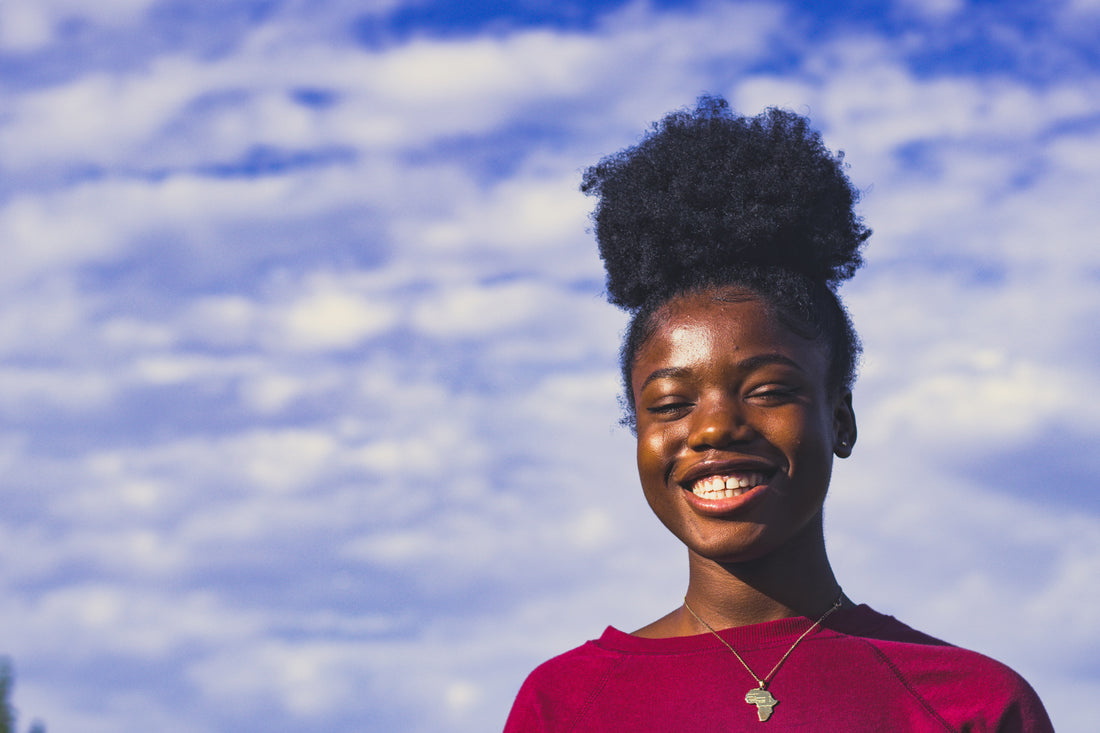 5 Great Ways to Keep Your Hair Moisturized :: KinkyCurlyYaki Blog :: Article by Virginia Wamuyu :: Photo by @skmuse on Unsplash